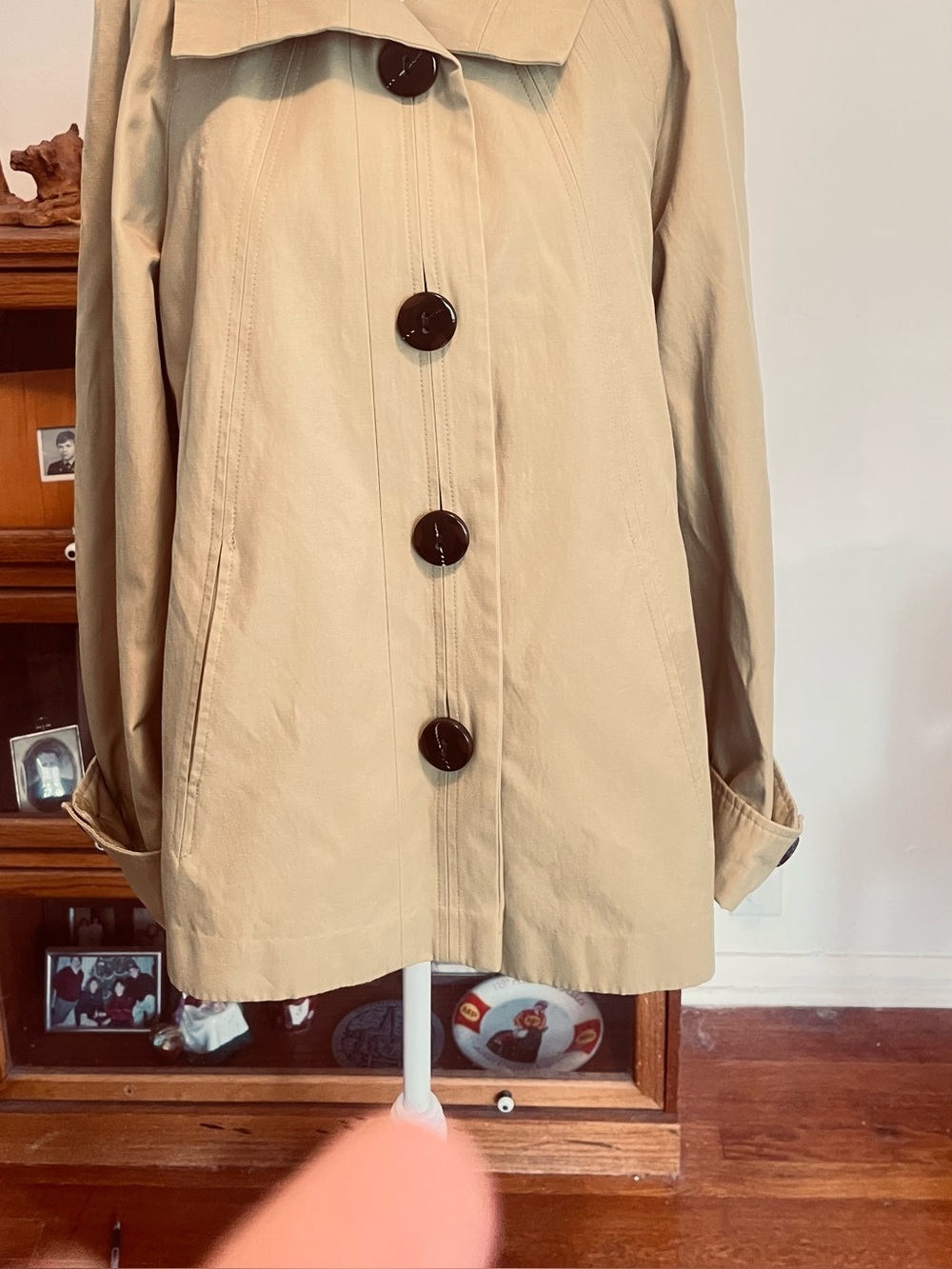 Gallery Fully Lined Beige Spring Jacket Size Medium. Light green.